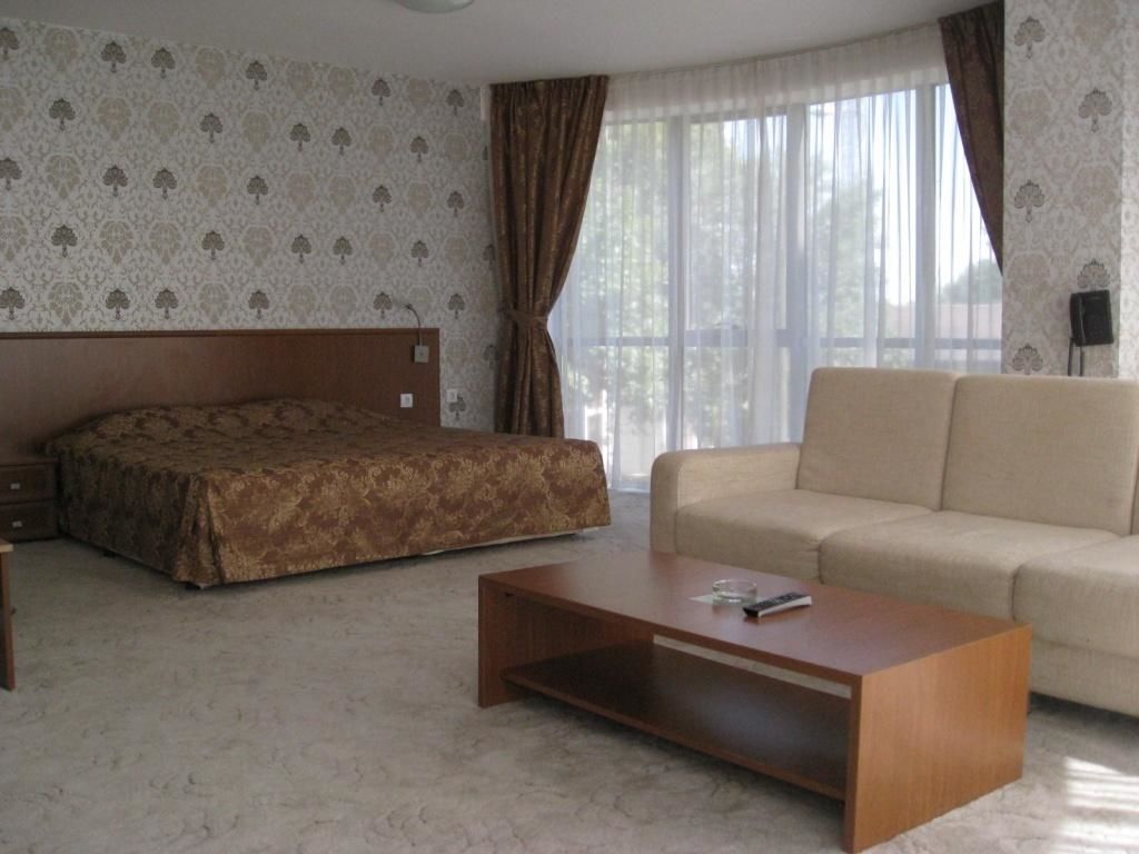 Отель Hotel Elegance Асеновград